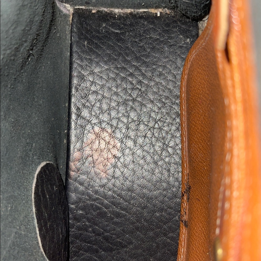 Vintage Dooney & Bourke Black and Tan All-Weather Leather Shoulder Bag - Picture 15 of 16